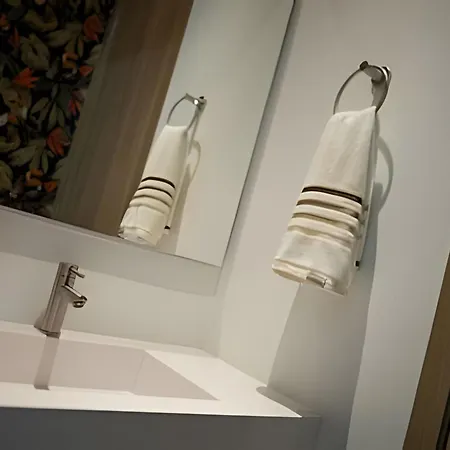 Apartamento Con Jacuzzi En Baia Kristal