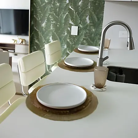 Con Jacuzzi En Baia Kristal Apartamento