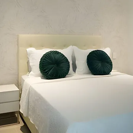 Con Jacuzzi En Baia Kristal Apartamento *