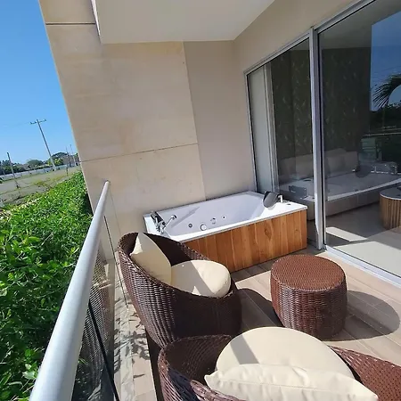 Apartamento Con Jacuzzi En Baia Kristal Cartagena