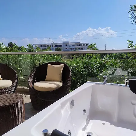 Con Jacuzzi En Baia Kristal Apartamento *