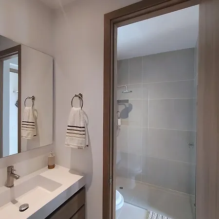 Apartamento Con Jacuzzi En Baia Kristal *
