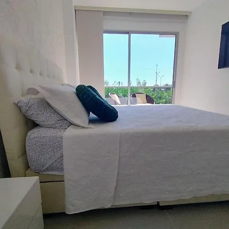 Con Jacuzzi En Baia Kristal Apartamento