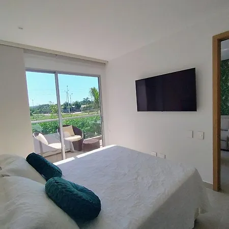Apartamento Con Jacuzzi En Baia Kristal Cartagena