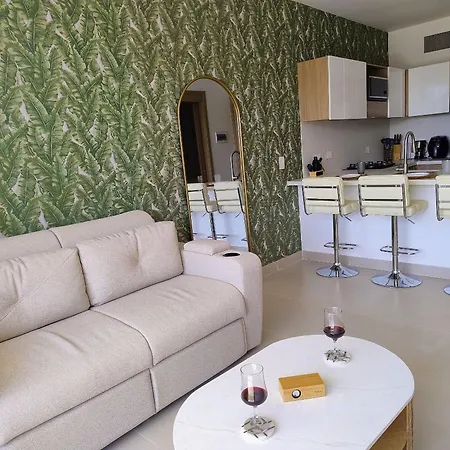 Apartamento Con Jacuzzi En Baia Kristal *